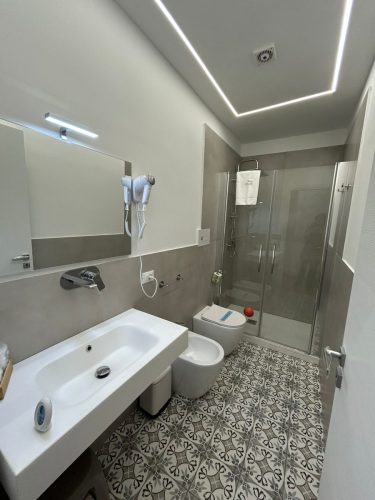 bagno definito e massima igiene - stanza affitto palermo