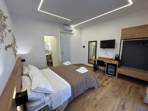 stanza elegante e massimo arredo palermo